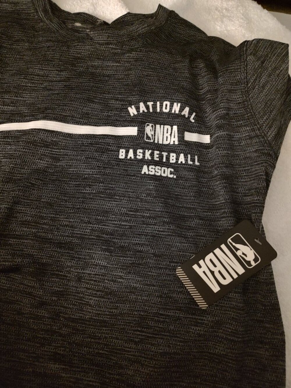 NBA BASKETBALL tshirt large